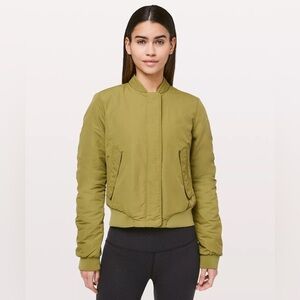 Lululemon Warm Two Way Reversible Bomber Jacket Size 8 Mossy Green Quilted